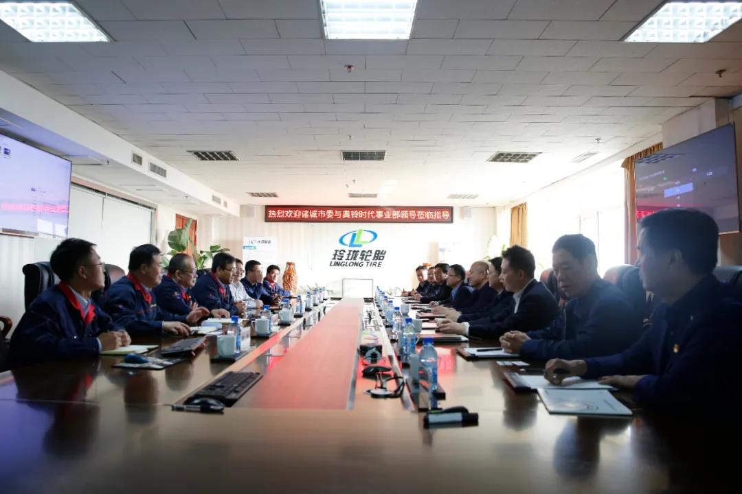 參觀了該公司中亞輪胎試驗(yàn)場(chǎng) 參觀了該公司中亞輪胎試驗(yàn)場(chǎng)