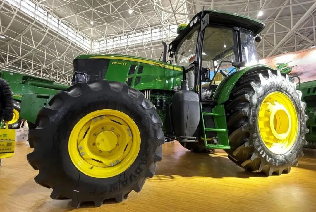 高效率農業子午胎——R-1W展示 高效率農業子午胎——R-1W展示