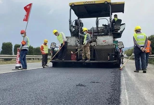 不僅節(jié)省資源、大大降低路面養(yǎng)護(hù)成本 不僅節(jié)省資源、大大降低路面養(yǎng)護(hù)成本