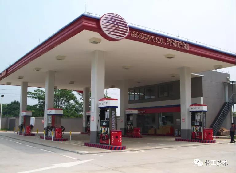 帶領(lǐng)公司向互聯(lián)網(wǎng)方向轉(zhuǎn)型,大規(guī)模發(fā)展欠債累累 帶領(lǐng)公司向互聯(lián)網(wǎng)方向轉(zhuǎn)型,大規(guī)模發(fā)展欠債累累