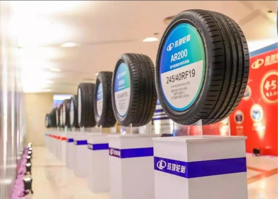 在新能源汽車(chē)配套市場(chǎng)中，國(guó)產(chǎn)輪胎品牌已開(kāi)始占據(jù)一席之地